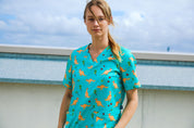 Xmas Kangaroo Paws  - Women's Printed Scrub Top