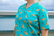 Xmas Kangaroo Paws  - Women's Printed Scrub Top