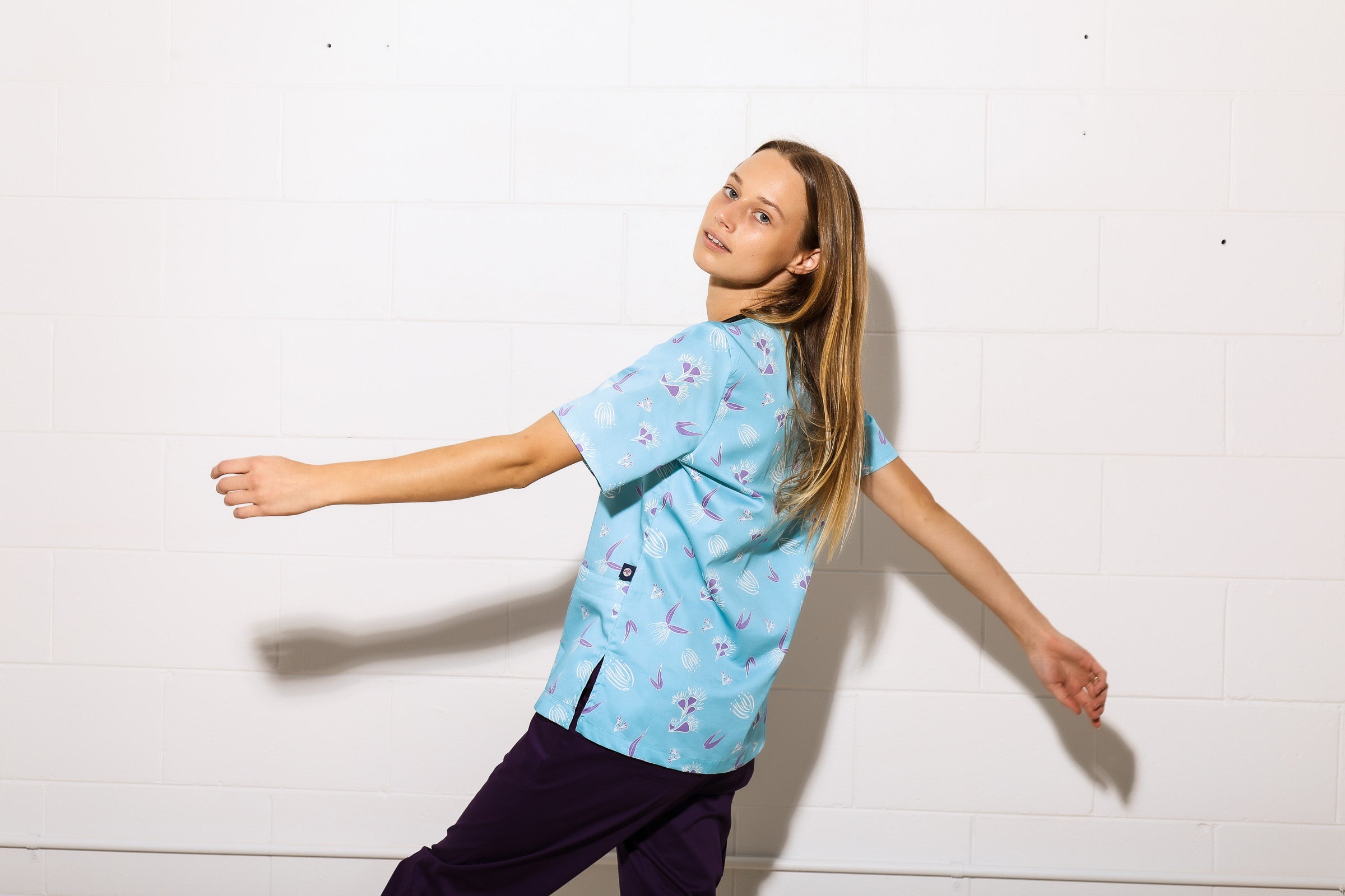 Bloomin' Aussies Aqua - Women's Printed Scrub Top